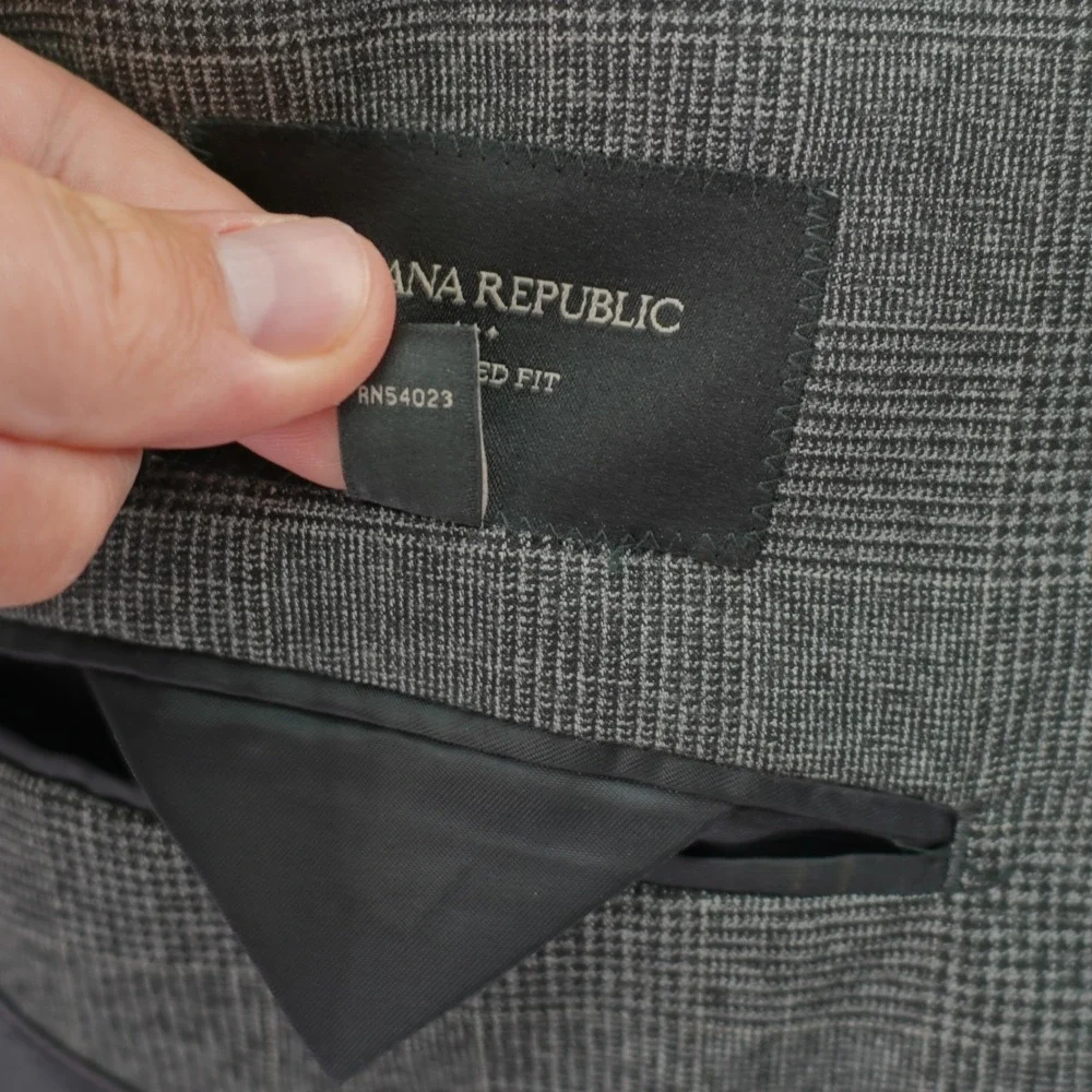 Banana Republic Tailored Fit Men's Wool Blend Plaid Gray Blazer 36S Tagged‎ 38S